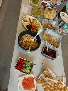 Et bord fullt av mat